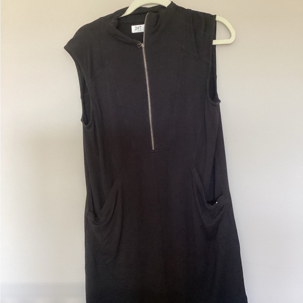 Black Sleeveless Dress